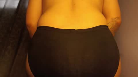 Snapshot of urlovely_hait chatting on October 13, 7:32 am Sham online show from October 13, 7:32 am