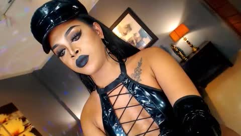Snapshot of urmajestytyra chatting on October 9, 4:51 am UrMajestyTyra online show from October 9, 4:51 am