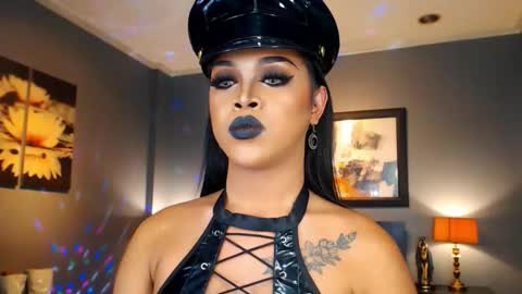 Snapshot of urmajestytyra chatting on October 12, 5:55 am UrMajestyTyra online show from October 12, 5:55 am
