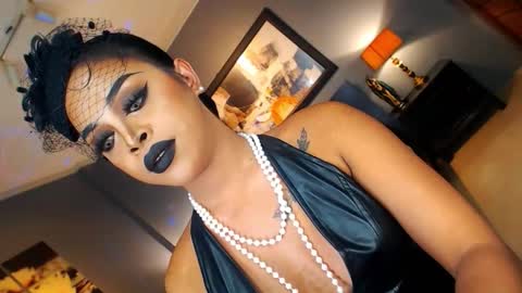 Snapshot of urmajestytyra chatting on October 11, 5:45 am UrMajestyTyra online show from October 11, 5:45 am
