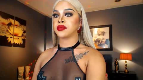 UrMajestyTyra online show from November 27, 5:37 am