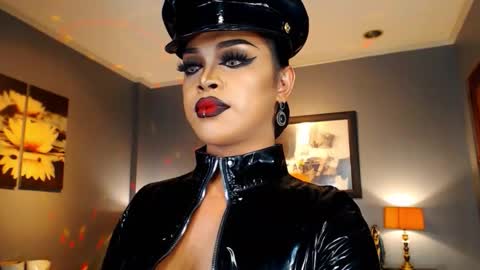 Snapshot of urmajestytyra chatting on October 7, 4:41 am UrMajestyTyra online show from October 7, 4:41 am