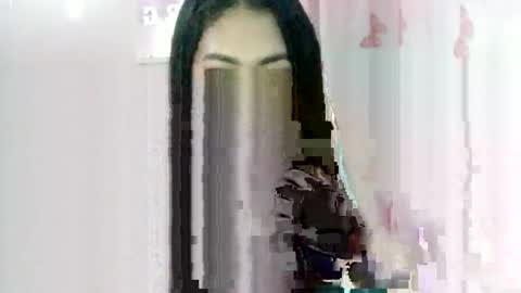 Snapshot of urslut_max chatting on October 7, 9:38 am maxie online show from October 7, 9:38 am