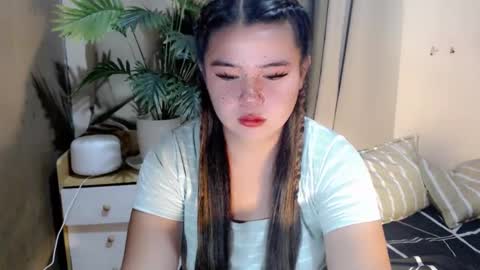          online show from March 8, 12:20 pm