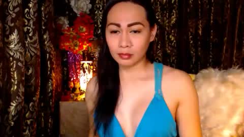 Snapshot of urtimelessbeauty chatting on October 18, 9:52 pm Merca online show from October 18, 9:52 pm