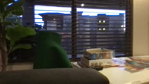 Urwivesaffair online show from December 19, 12:39 am