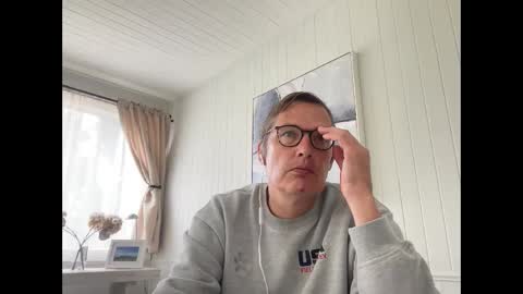 Snapshot of usablemale chatting on March 4, 5:03 pm P online show from March 4, 5:03 pm