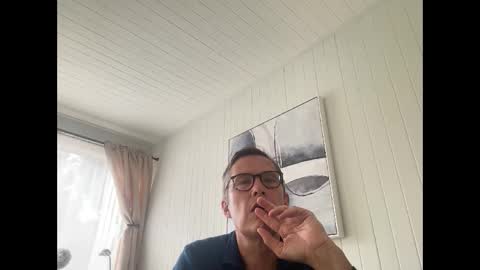 Snapshot of usablemale chatting on October 1, 11:03 pm P online show from October 1, 11:03 pm