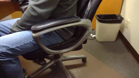 useemie online show from November 25, 8:18 pm