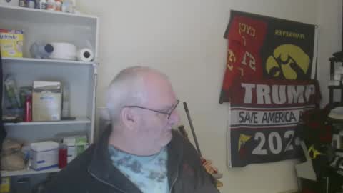 Snapshot of usgoober chatting on January 9, 2:43 am Eric online show from January 9, 2:43 am