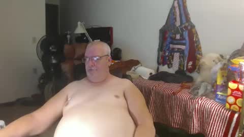 Snapshot of usgoober chatting on October 6, 2:02 pm Eric online show from October 6, 2:02 pm