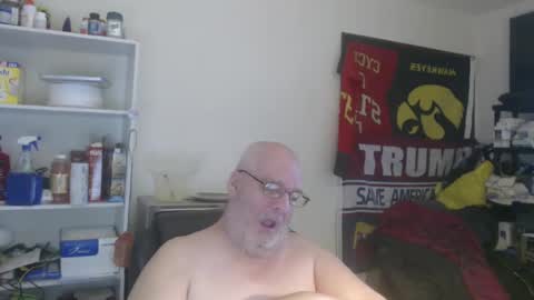 Snapshot of usgoober chatting on February 16, 5:04 am Eric online show from February 16, 5:04 am
