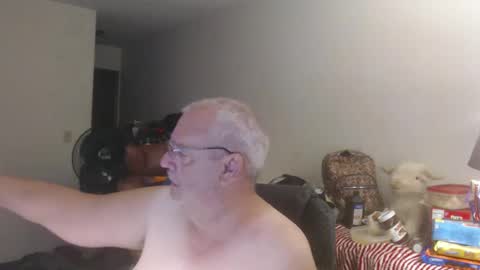 Snapshot of usgoober chatting on October 4, 8:12 am Eric online show from October 4, 8:12 am