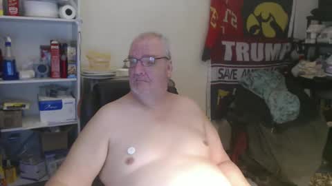 Snapshot of usgoober chatting on January 31, 3:41 am Eric online show from January 31, 3:41 am