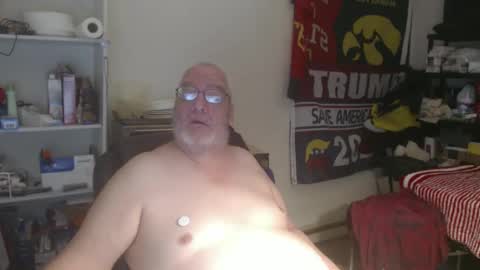 Snapshot of usgoober chatting on February 20, 4:28 am Eric online show from February 20, 4:28 am