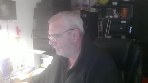 Snapshot of usgoober chatting on October 14, 2:03 am Eric online show from October 14, 2:03 am