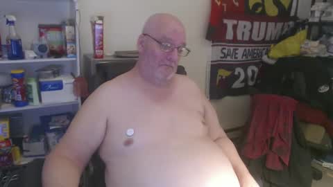 Snapshot of usgoober chatting on February 7, 4:27 am Eric online show from February 7, 4:27 am