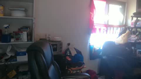 Snapshot of usgoober chatting on February 17, 3:33 pm Eric online show from February 17, 3:33 pm