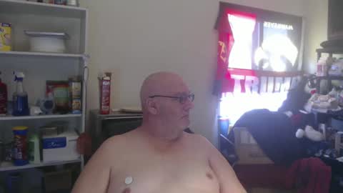 Snapshot of usgoober chatting on February 6, 3:09 pm Eric online show from February 6, 3:09 pm