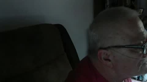 Snapshot of usmcmark63 chatting on February 21, 8:18 am lookin for free fun online show from February 21, 8:18 am