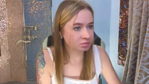 Leila online show from October 20, 6:46 pm