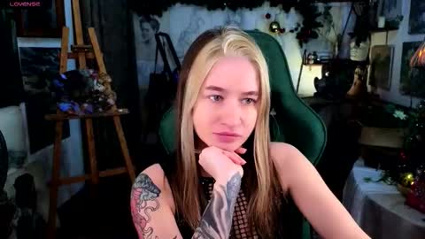 Leila online show from January 10, 6:57 pm