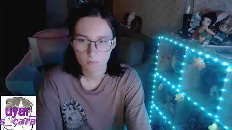 Snapshot of uyar_ chatting on October 2, 7:23 pm Cara online show from October 2, 7:23 pm
