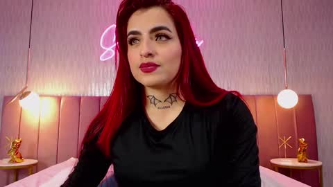 Snapshot of vaaleriee_miller_ chatting on January 8, 6:41 pm valeriee miller online show from January 8, 6:41 pm