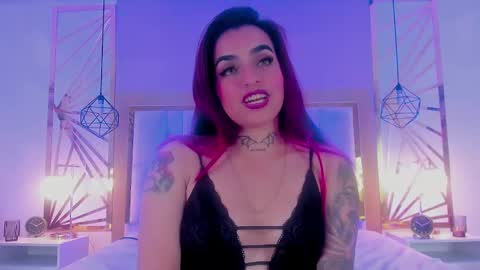 Snapshot of vaaleriee_miller_ chatting on January 13, 7:10 pm valeriee miller online show from January 13, 7:10 pm