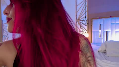Snapshot of vaaleriee_miller_ chatting on February 21, 8:05 pm valeriee miller online show from February 21, 8:05 pm