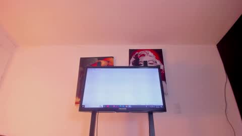 Snapshot of vahiolet_smith chatting on March 8, 4:06 pm Vahiolet smith online show from March 8, 4:06 pm