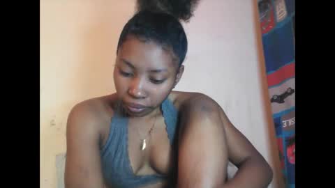 Snapshot of vailla02 chatting on October 8, 6:19 am vailla02 online show from October 8, 6:19 am