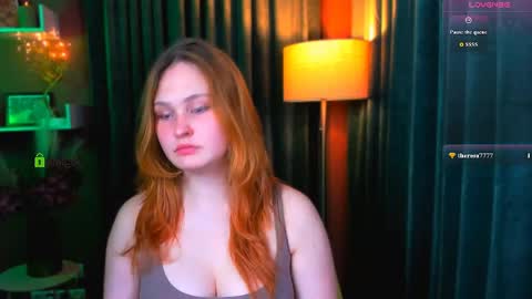 vaiolet_lovely online show from May 13, 6:50 pm