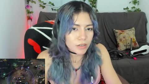 Vaiolet1314 online show from February 9, 1:42 am