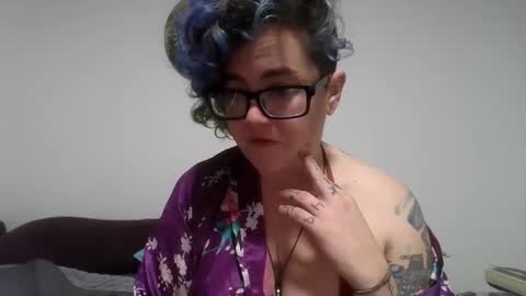 Snapshot of valarieak chatting on October 1, 1:21 pm valarieak online show from October 1, 1:21 pm