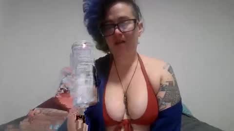 Snapshot of valarieak chatting on September 22, 1:21 am valarieak online show from September 22, 1:21 am