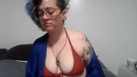 Snapshot of valarieak chatting on October 9, 9:48 am valarieak online show from October 9, 9:48 am