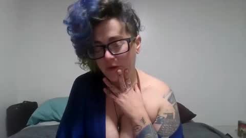 Snapshot of valarieak chatting on September 30, 6:57 am valarieak online show from September 30, 6:57 am