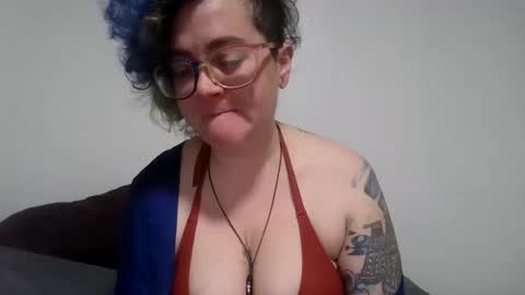 Snapshot of valarieak chatting on October 10, 1:17 pm valarieak online show from October 10, 1:17 pm