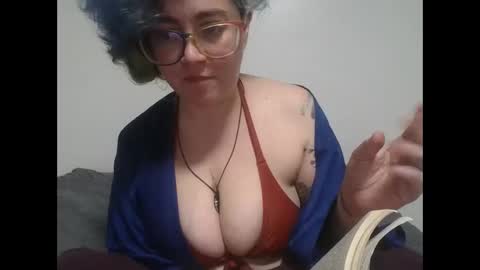 Snapshot of valarieak chatting on October 18, 3:44 am valarieak online show from October 18, 3:44 am