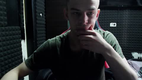 valdovgan123 online show from March 15, 2:53 pm