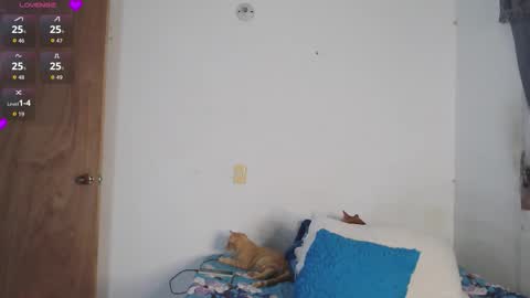 IG-valen mendoza99  twitter valenthompson99 online show from April 4, 10:39 pm