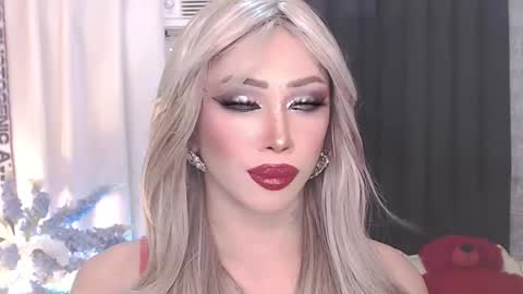 Amanda online show from April 3, 5:09 pm