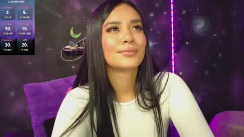 valentinarojass_ online show from May 15, 5:53 pm
