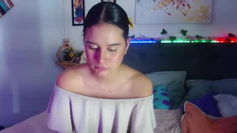 V A L E N T I N I online show from November 25, 8:07 pm