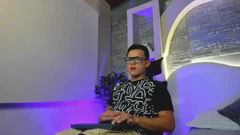 valentino_moretti online show from December 1, 1:09 pm