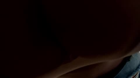 Costume lover online show from April 7, 7:05 pm