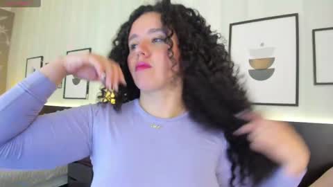 Snapshot of valeriaa_soler chatting on February 22, 3:58 pm Valeria online show from February 22, 3:58 pm