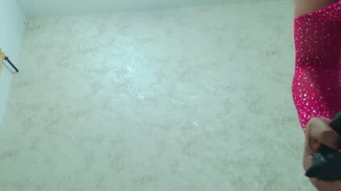 valeriarosee_ online show from June 4, 3:23 am