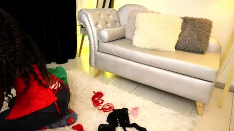 Snapshot of valeriebony chatting on September 29, 4:00 am Valerie Style3 online show from September 29, 4:00 am